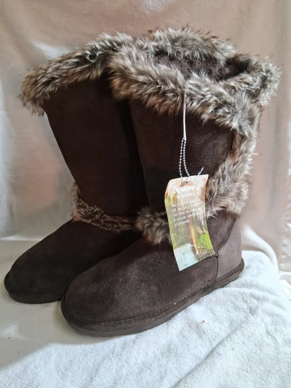 Woman's nwt size 7 Bearpaw Sheila tall winter boots